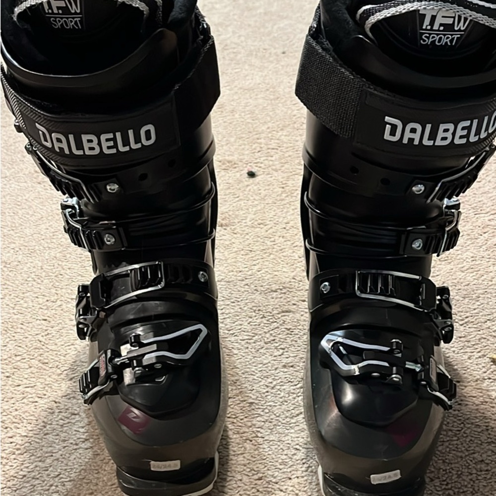 Dabello ski boots